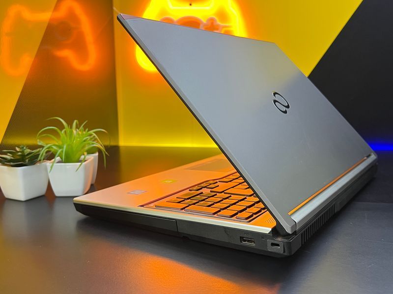 Fujitsu Celsius H760 - Nvidia M600m/i5-6440HQ/16gb N100096 фото