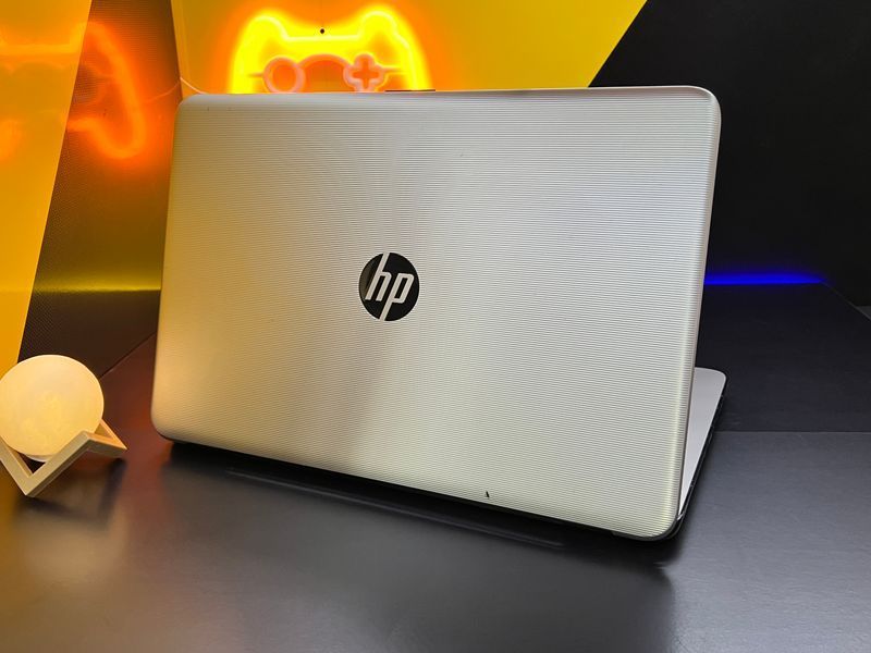 HP Pavilion 17 silver N100164 фото